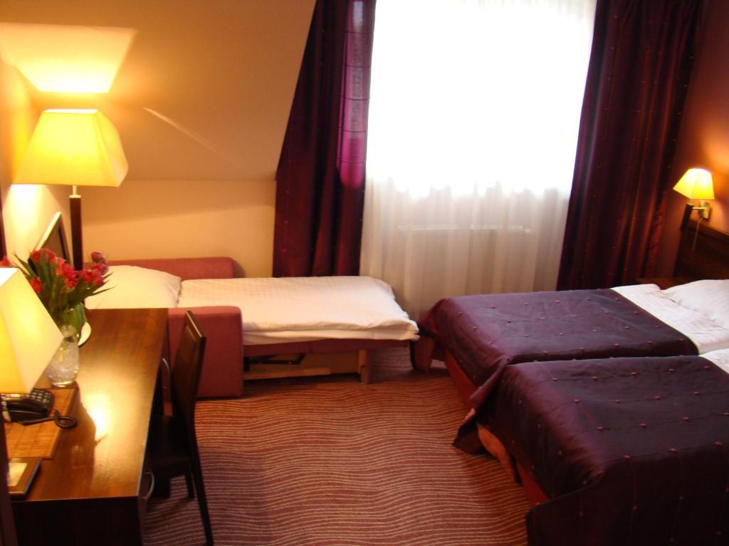 Hotel Azalia & Spa Niepołomice Habitación foto