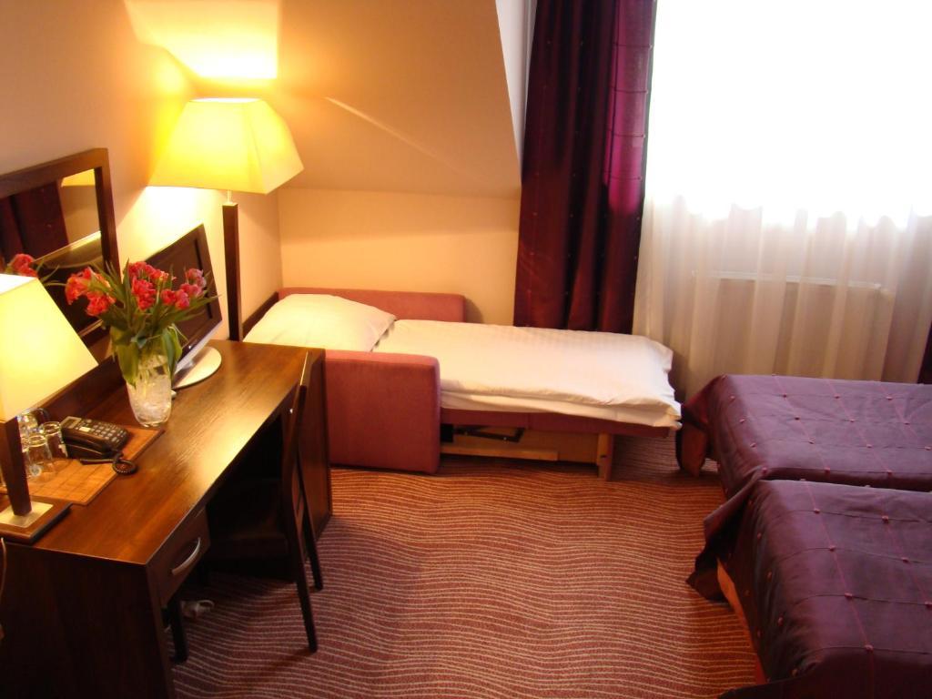 Hotel Azalia & Spa Niepołomice Habitación foto